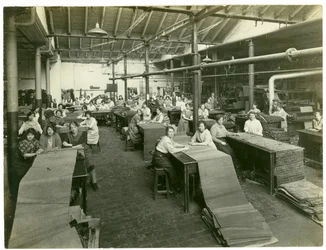 Efterbehandlingsrum, mattfabrik, 1923